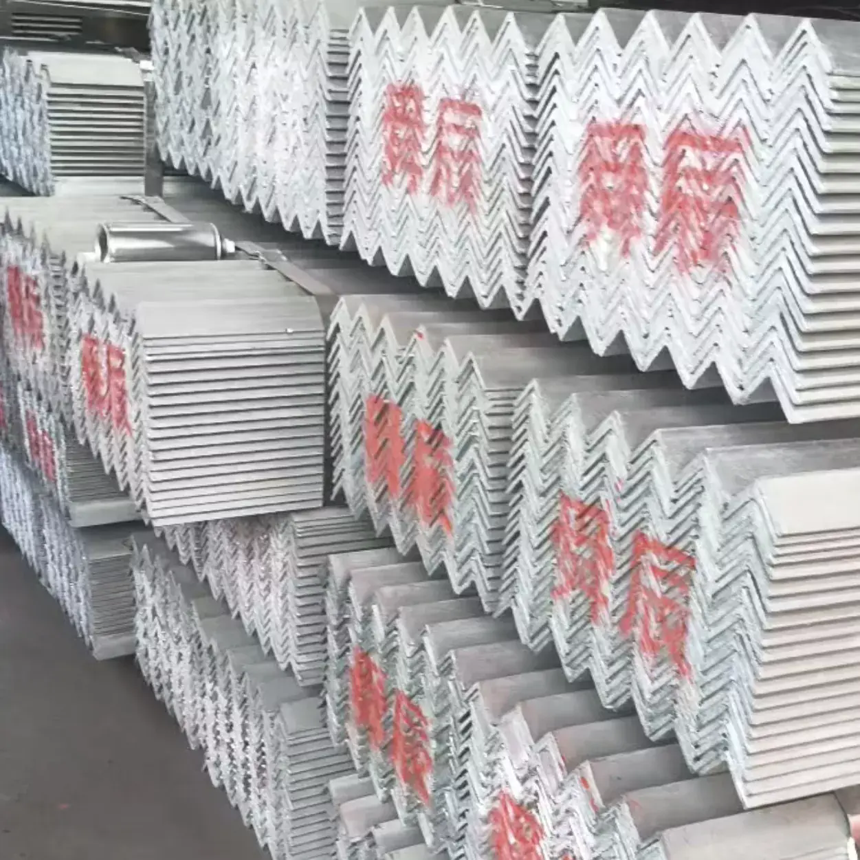 Angle Steel-i ötürmə qülləsinin tikintisi üçün ən yaxşı seçim edən nədir?